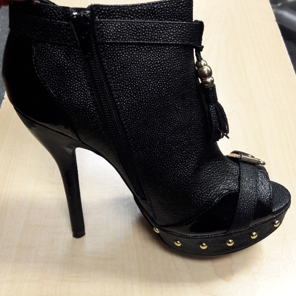 Heel boot - Picture 3 of 3